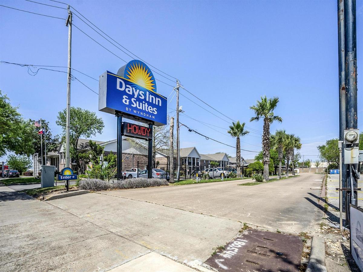 Days Inn & Suites By Wyndham Webster Nasa-Clearlake-Houston Bagian luar foto