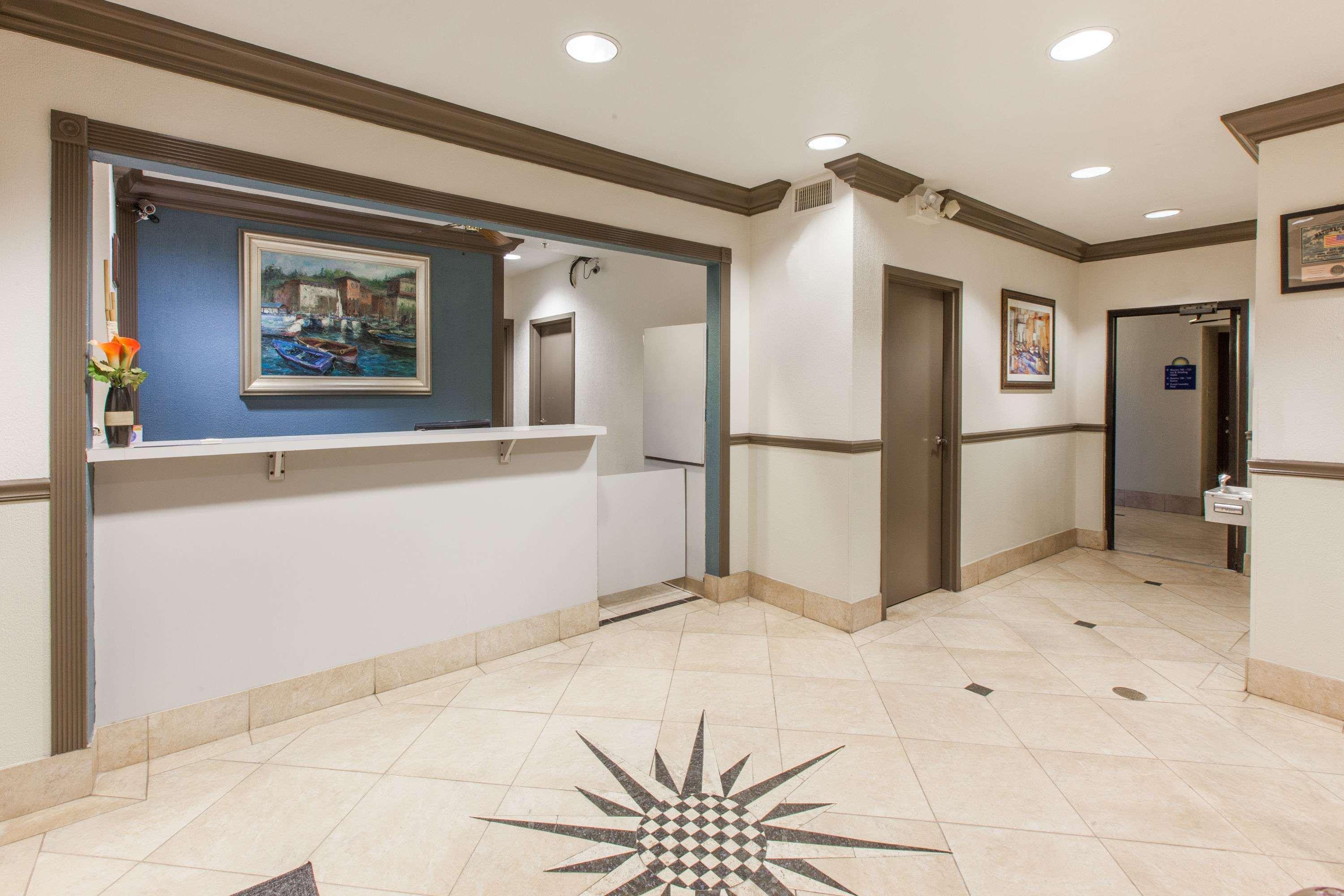 Days Inn & Suites By Wyndham Webster Nasa-Clearlake-Houston Bagian luar foto